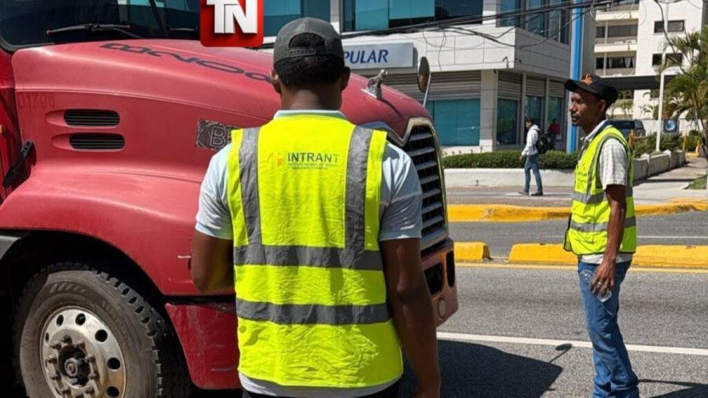 Fiscalización de vehículos pesados en el Gran Santo Domingo