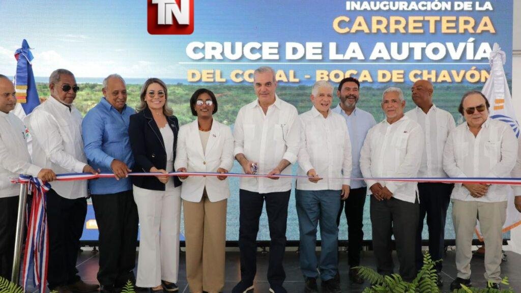 Tras 25 años de espera, presidente Abinader inaugura la carretera de Boca de Chavón