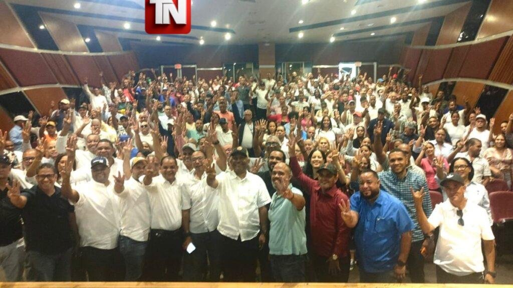 Proyecto presidencial Wellington Arnaud 2028 capacita equipo de la Línea Noroeste para fortalecer trabajo territorial