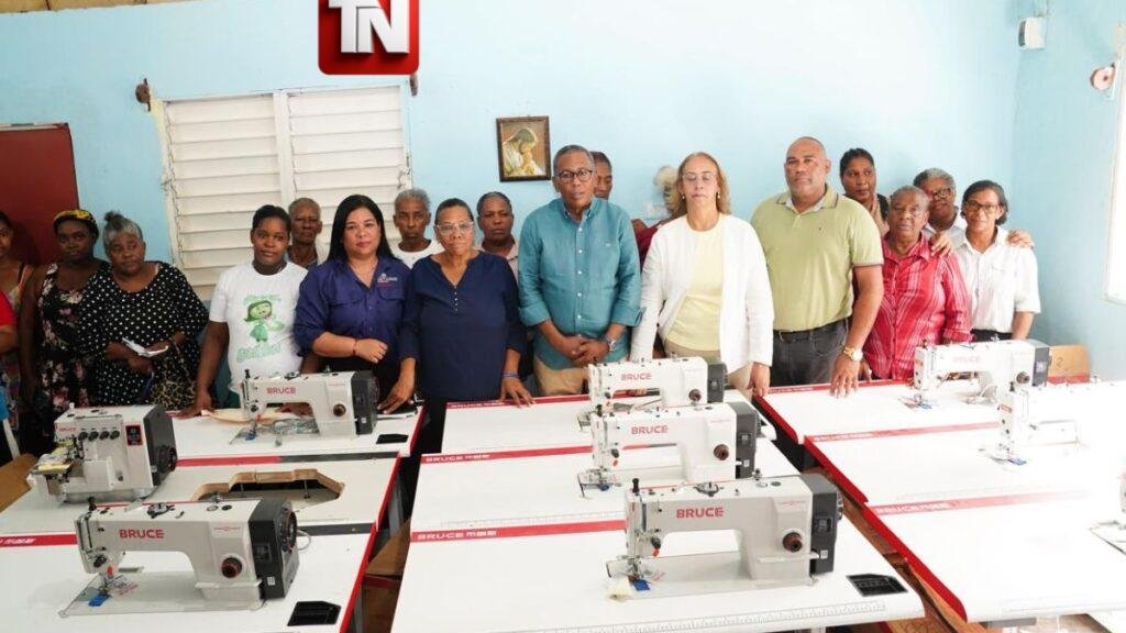 DASAC entrega modernas máquinas de coser a congregación religiosa a fin de contribuir al desarrollo del autoempleo de mujeres en San Cristóbal
