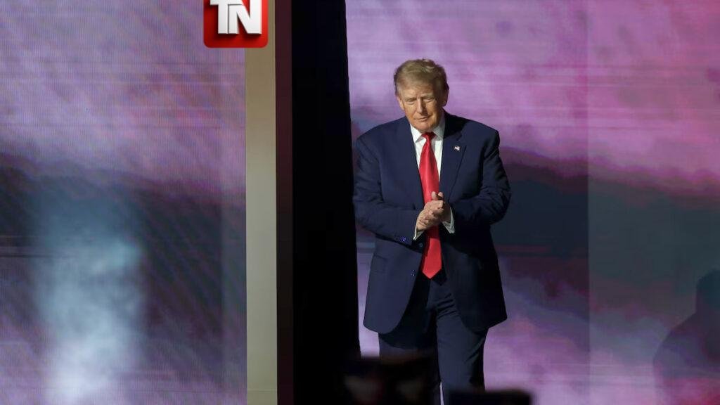 Trump defiende el desarrollo de inteligencia artificial en medio de críticas