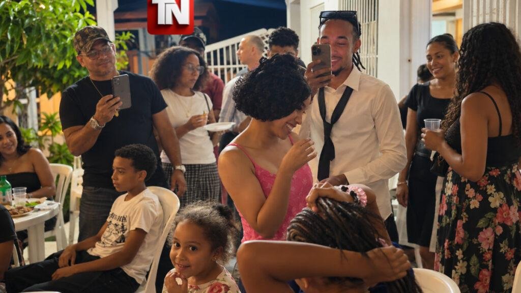 Cardi B celebra sus 34 años en República Dominicana rodeada de sus familiares