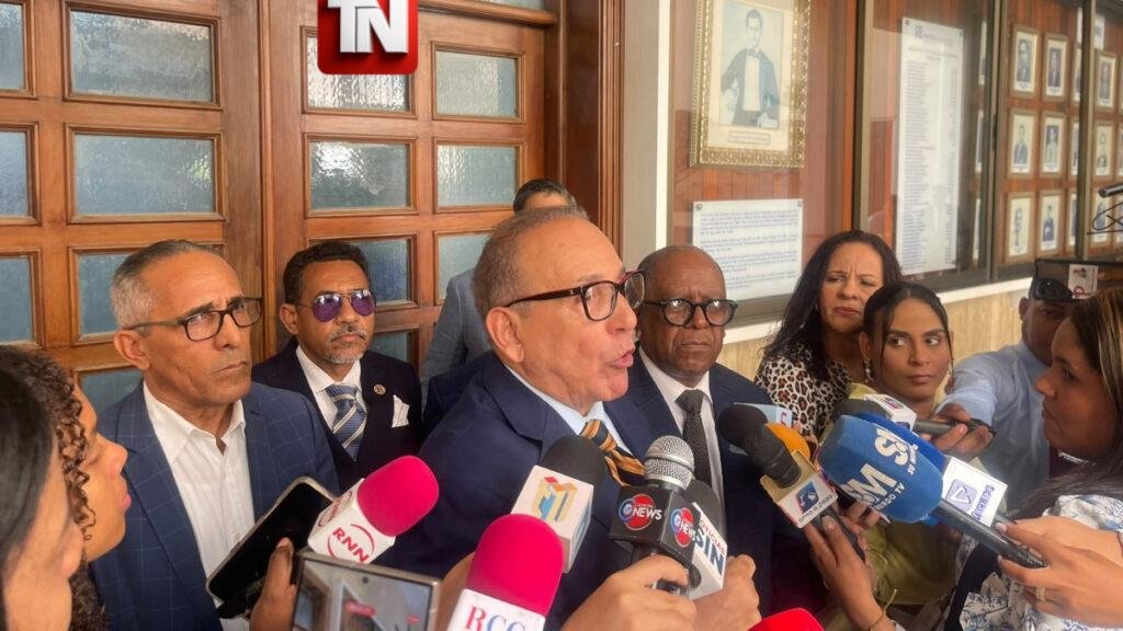 Abogados presentan querella contra director de la Policía y agentes por muertes en supuestos intercambios de disparos