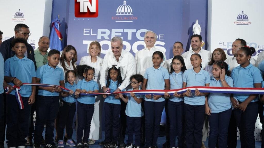 Estudiante destaca nuevas oportunidades que abre escuela entregada por el Gobierno en El Naranjal