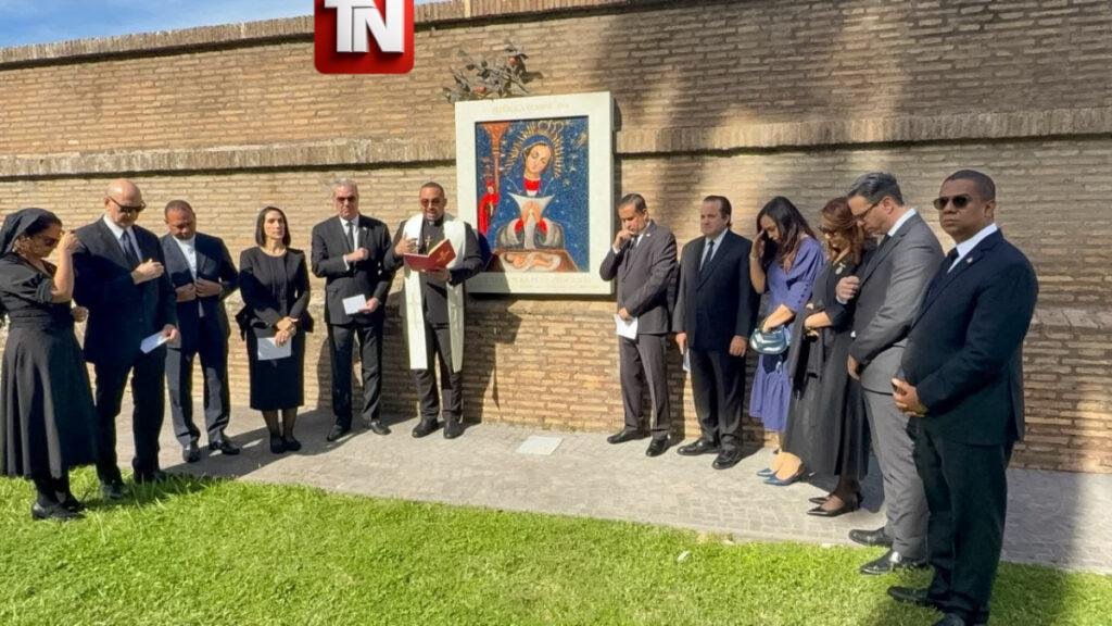 Presidente Abinader pide al pueblo dominicano orar por la salud del papa León XIV desde el Vaticano