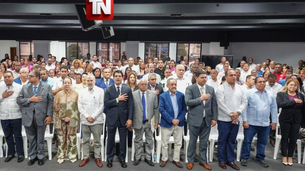 Wellington Arnaud destaca avances en agua y saneamiento y plantea visión estratégica para el desarrollo durante conferencia del PRM